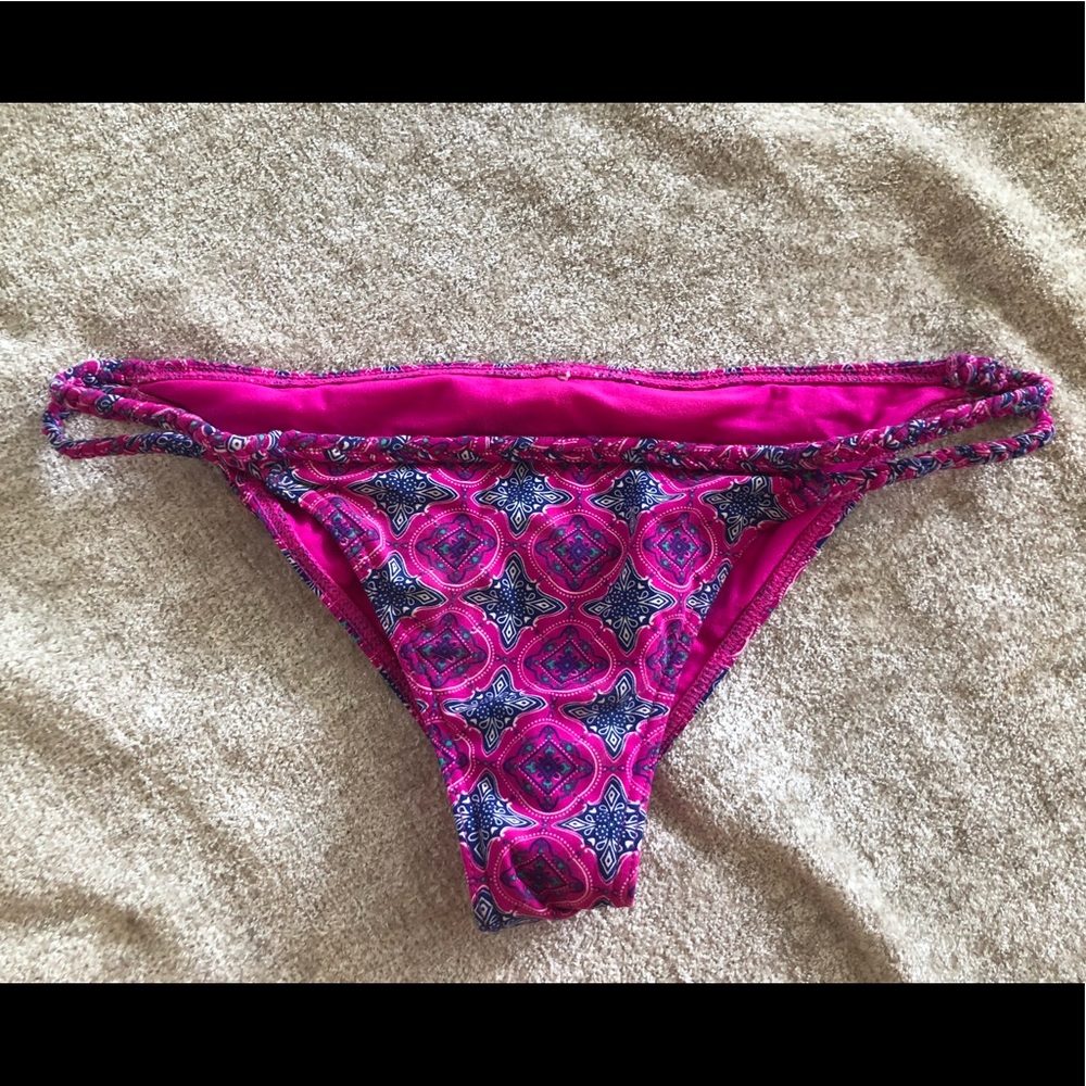 Patterned bikini bottoms